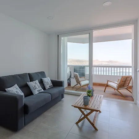 Luxury In Frontbeach Apartment